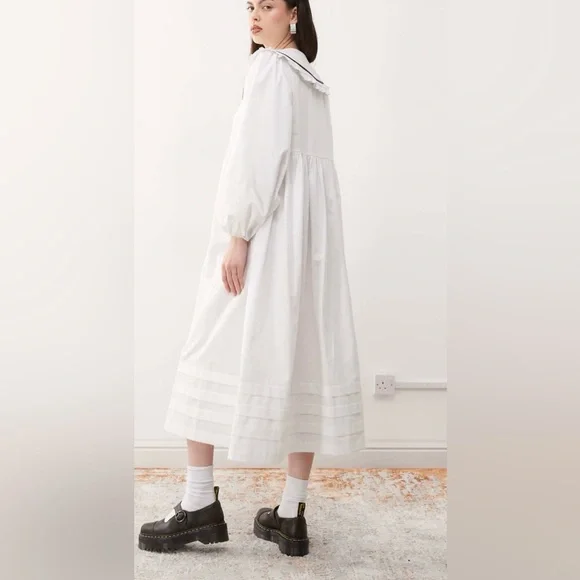 ASOS White Long Sleeve Gown with Bishop Sleeves - Picture 2 of 10